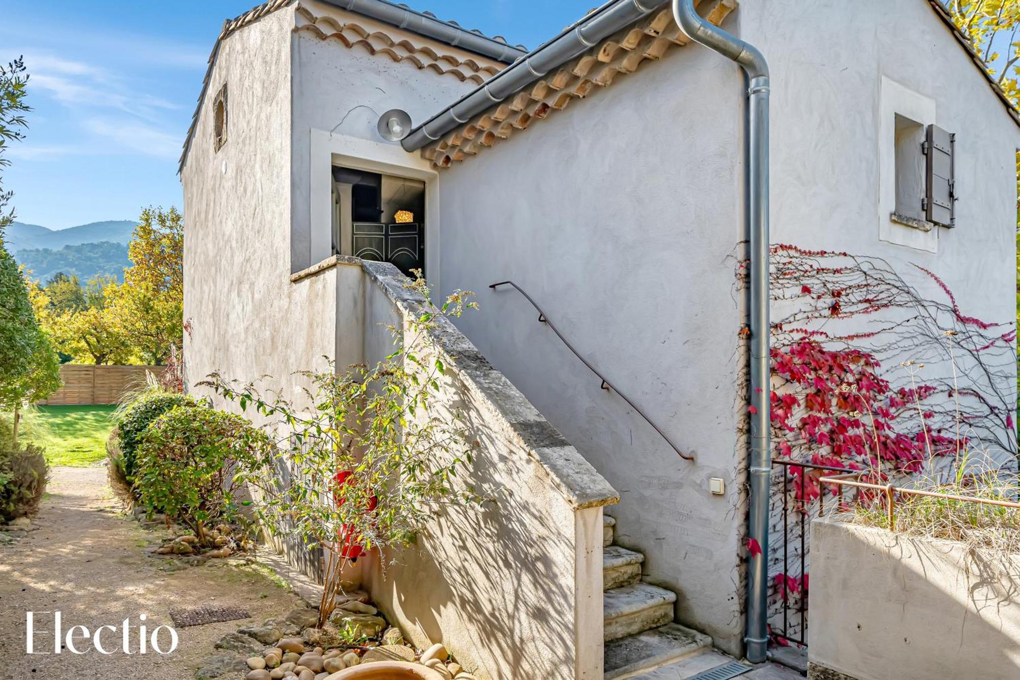 Residence Les Petitons Оппед Екстер'єр фото