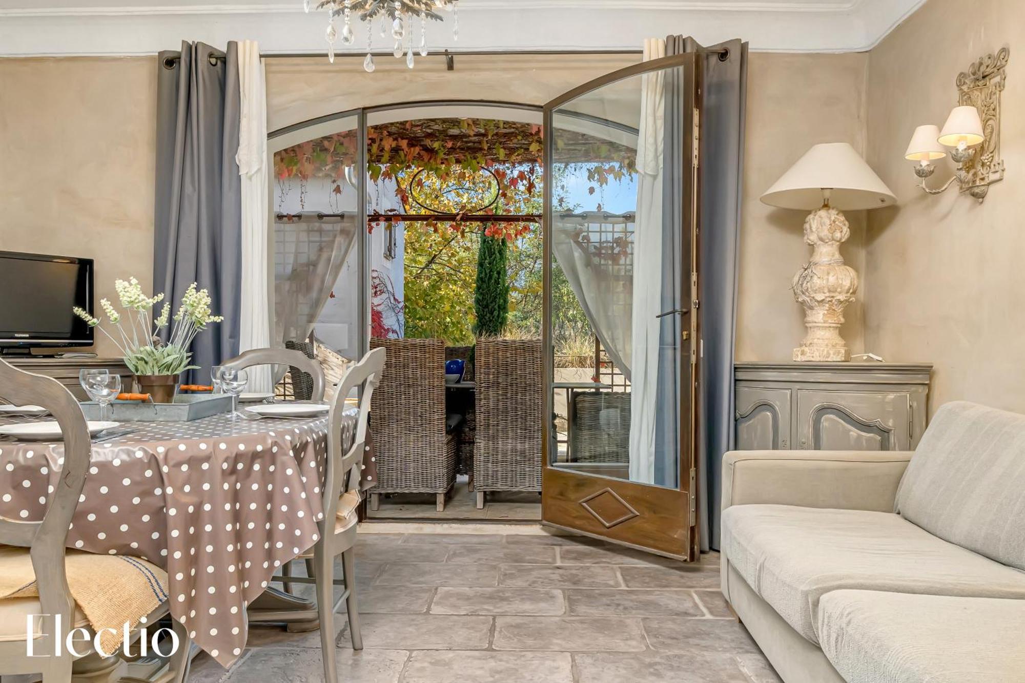 Residence Les Petitons Оппед Екстер'єр фото